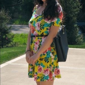 💐Monteau Yellow Floral Mini